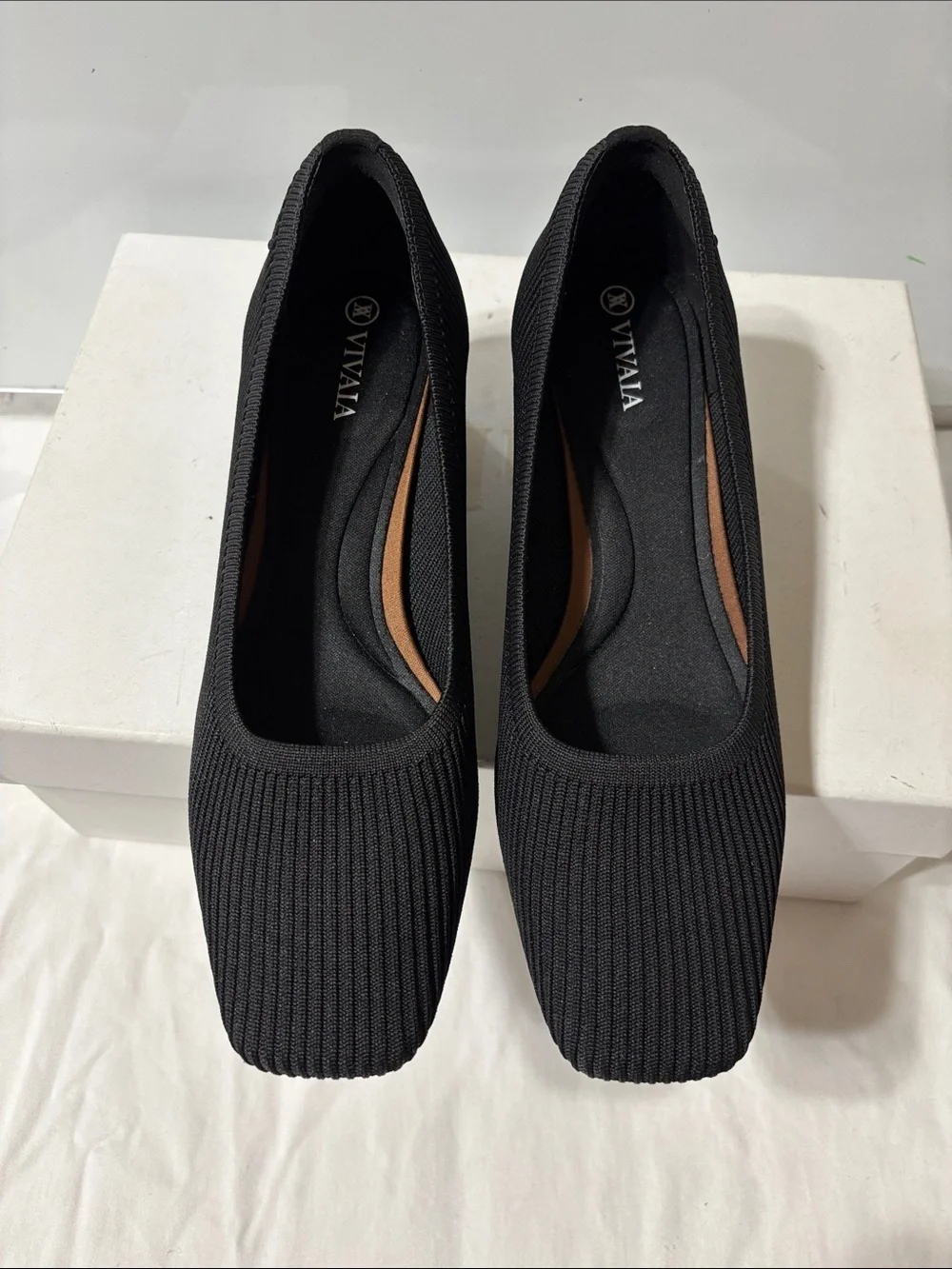 Vivaia Black Ribbed Square-Toe Heels
